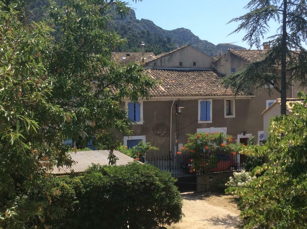 Maison Daumas Billard Francais Et Piscine Robion en Luberon Exterior foto